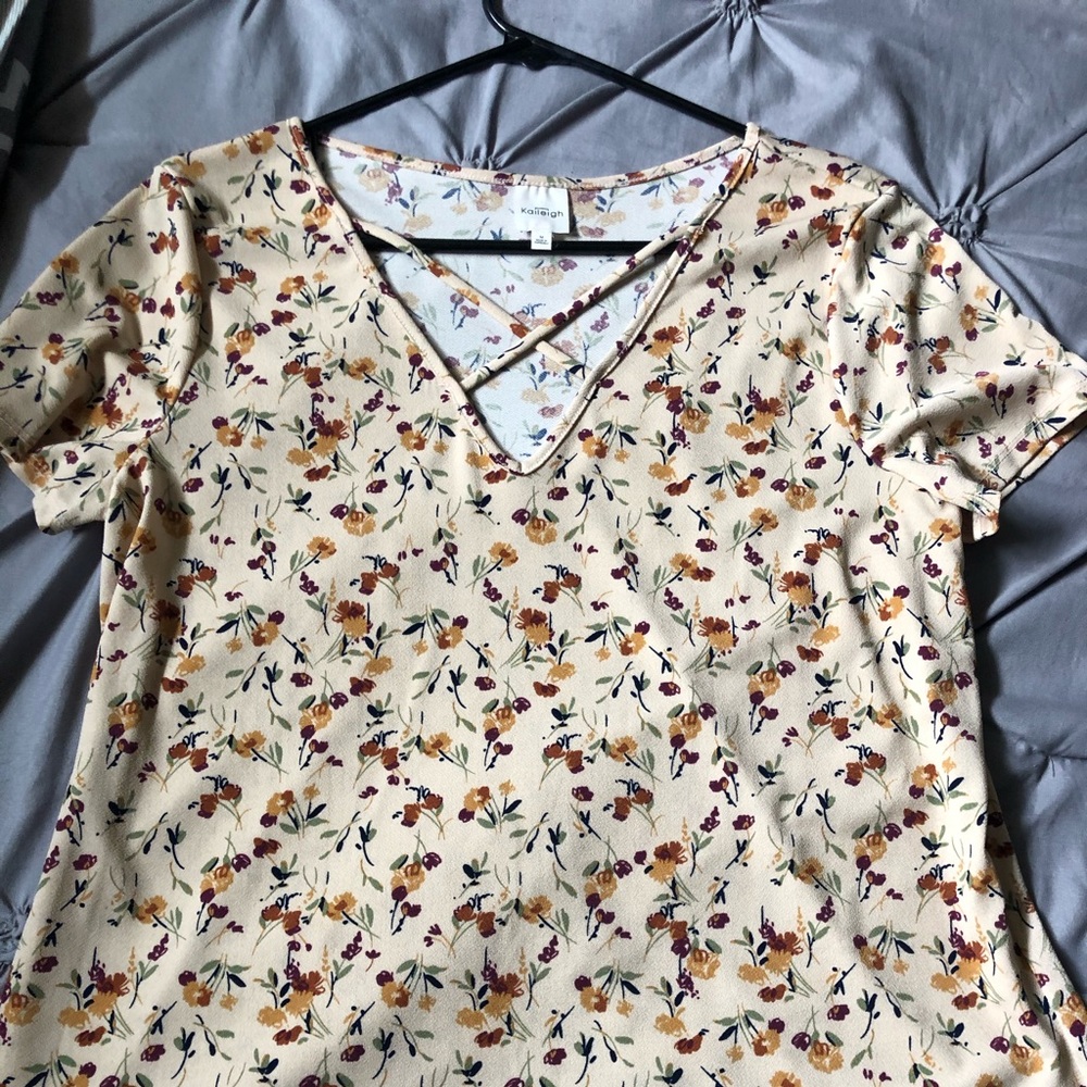Stitch fix top, never worn. Light and loose